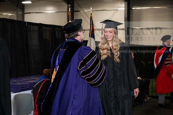 127GradBachelorBusinessAdmin0526AWB_2177