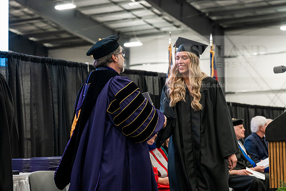 129GradBachelorBusinessAdmin0526AE3_7893