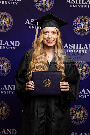 133GradBachelorBusinessAdmin0526CCP10511