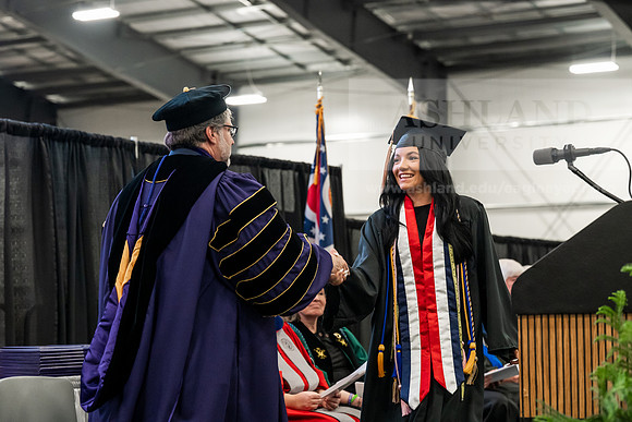 136GradBachelorBusinessAdmin0526AE3_7896