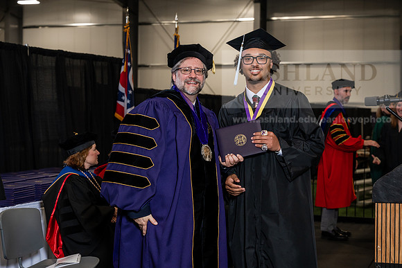 057GradBachelorScienceEducation0526AWB_2554