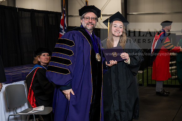063GradBachelorScienceEducation0526AWB_2558
