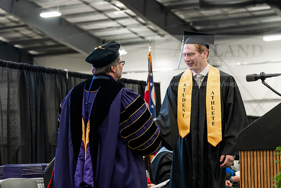 084GradBachelorScienceEducation0526AE3_8163