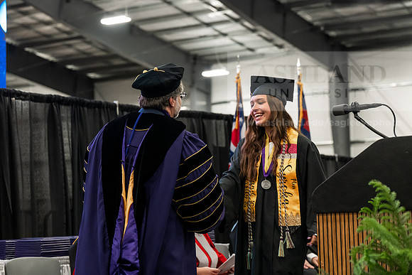 223GradBachelorScienceEducation0526AE3_8246