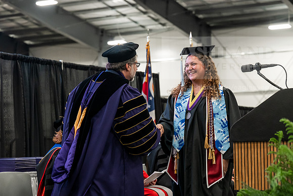 244GradBachelorScienceEducation0526AE3_8257