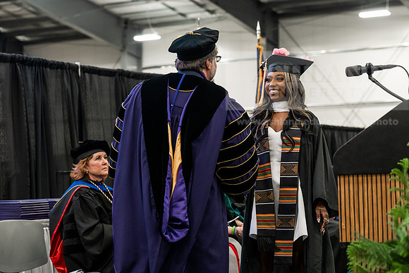017GradBachelorScienceSocialWork0526AE3_8301