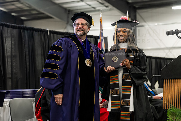 018GradBachelorScienceSocialWork0526AE3_8303