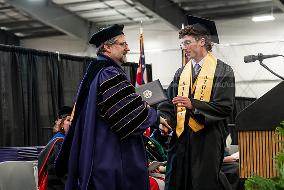 023GradBachelorScienceSocialWork0526AE3_8306