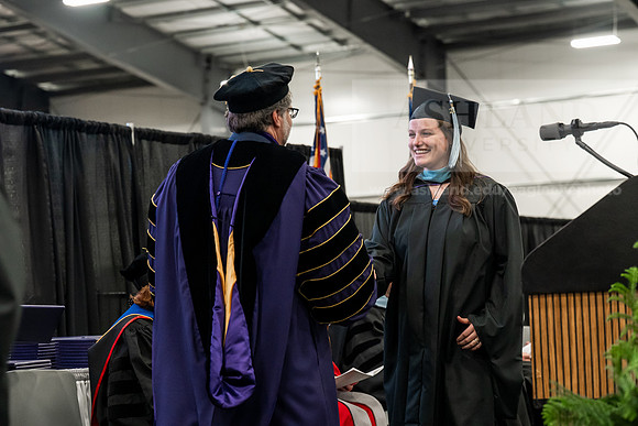 022GradMasterEducation0526AE3_8331