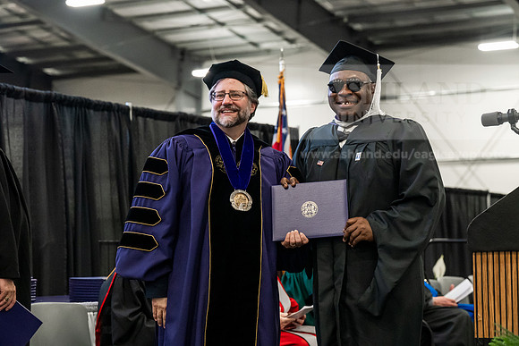 004GradMasterArts0526AE3_8631