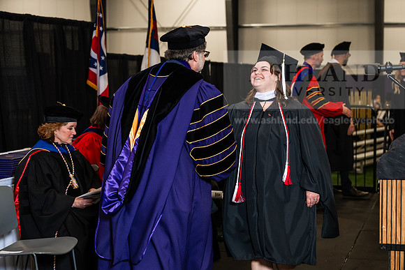 016GradMasterArts0526AWB_3197