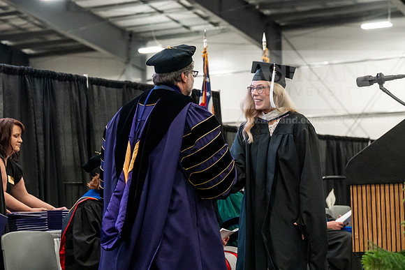 026GradMasterArts0526AE3_8640
