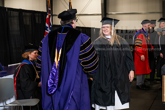031GradMasterArts0526AWB_3207