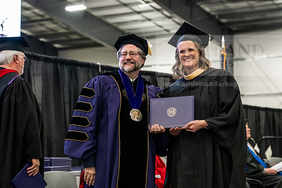 047GradMasterArts0526AE3_8656