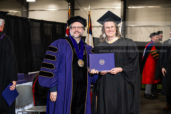 048GradMasterArts0526AWB_3223