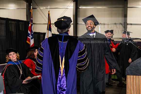 059GradMasterArts0526AWB_3231