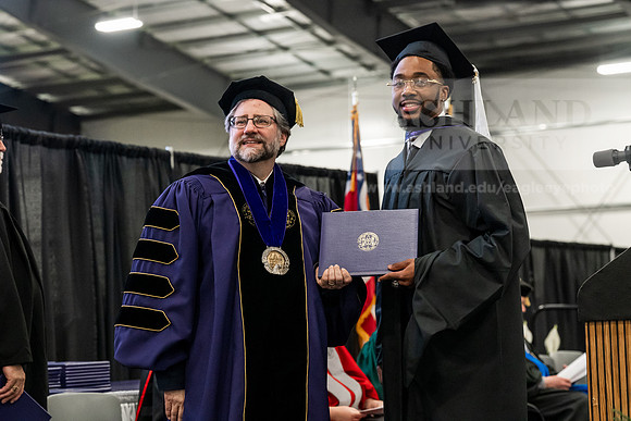 062GradMasterArts0526AE3_8664