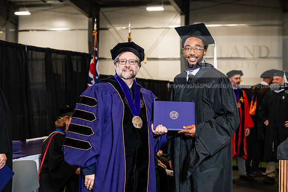 063GradMasterArts0526AWB_3234