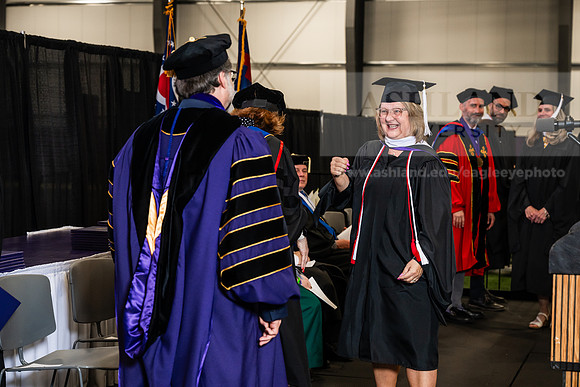 087GradMasterArts0526AWB_3254