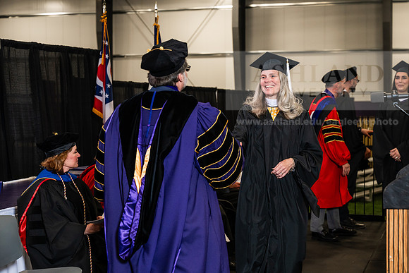 096GradMasterArts0526AWB_3261