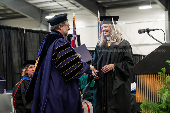 098GradMasterArts0526AE3_8682