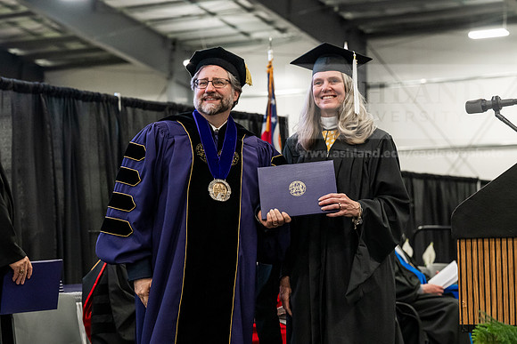 100GradMasterArts0526AE3_8685