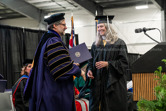 099GradMasterArts0526AE3_8683