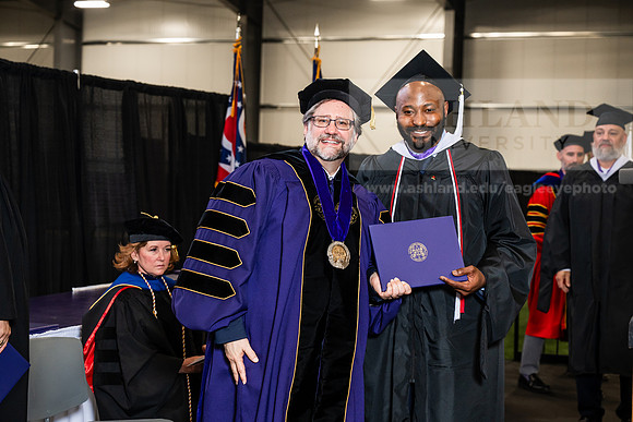 122GradMasterArts0526AWB_3285