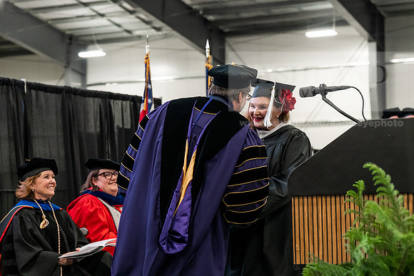 157GradMasterArts0526AE3_8713