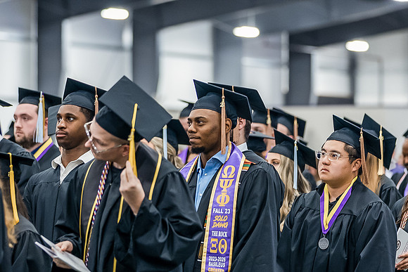 001GraduationPostCeremony0526JK452A2969