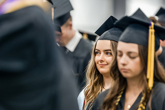 002GraduationPostCeremony0526JK452A2974