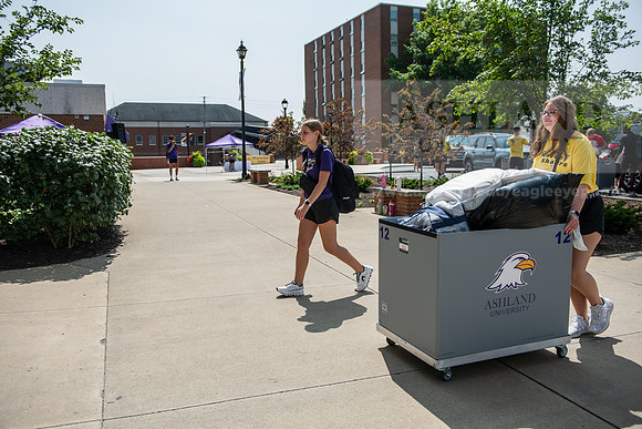MoveInDay0824AWB_0301