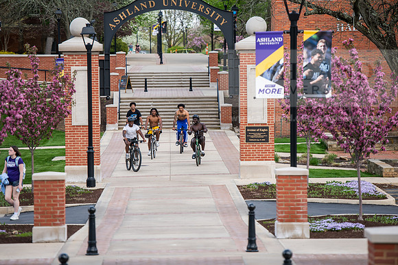 114SpringCampusLife0425AWB_0092