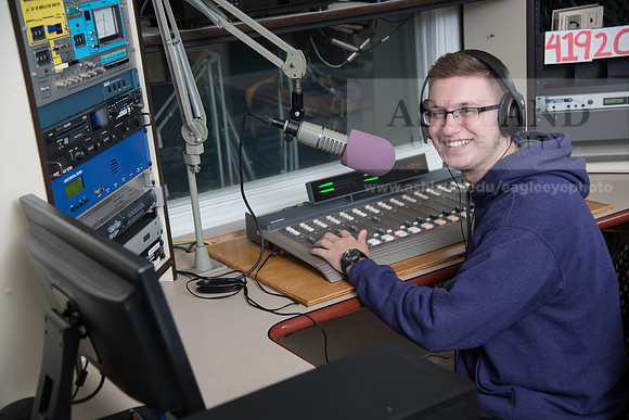 WRDLRadio0916ALW_8085