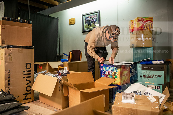 DormDudesBusiness0225AWB_4050