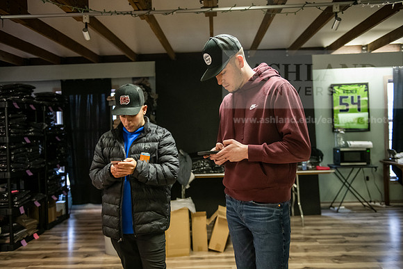 DormDudesBusiness0225AWB_4054