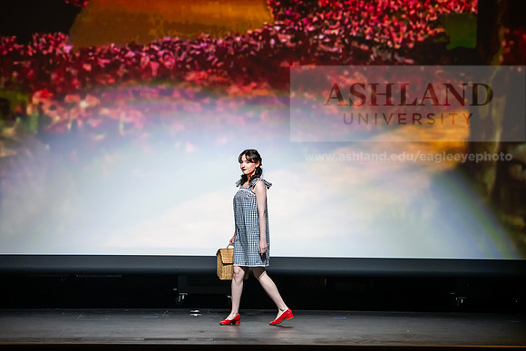 008FashionMerchFashionShow0425AWB_0806