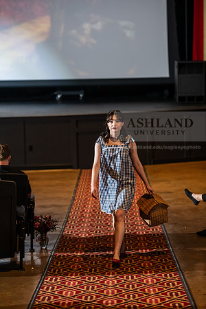 013FashionMerchFashionShow0425AWB_0815
