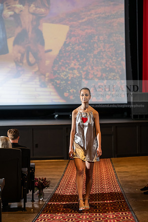 016FashionMerchFashionShow0425AWB_0821