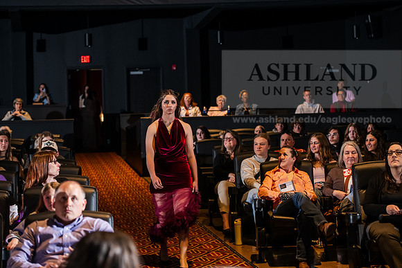 039FashionMerchFashionShow0425AWB_0864