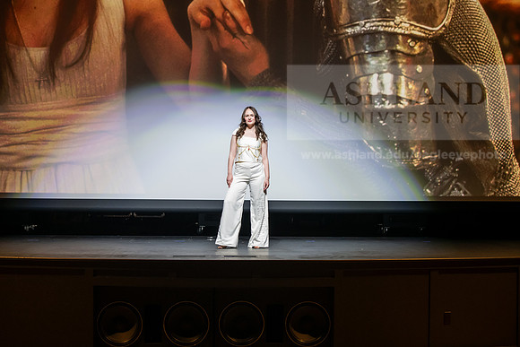 044FashionMerchFashionShow0425AWB_0875