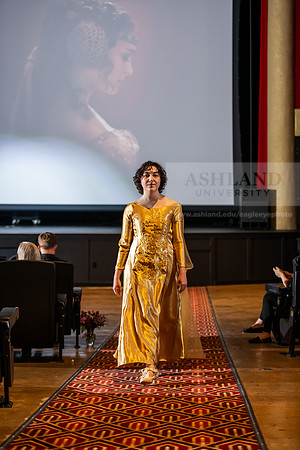 050FashionMerchFashionShow0425AWB_0890