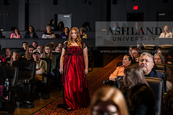 051FashionMerchFashionShow0425AWB_0893