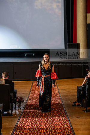 057FashionMerchFashionShow0425AWB_0907