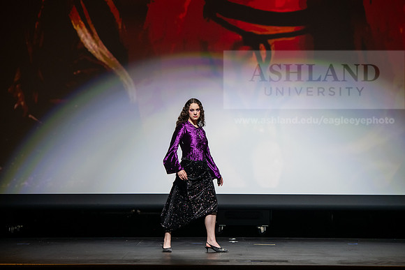 067FashionMerchFashionShow0425AWB_0925