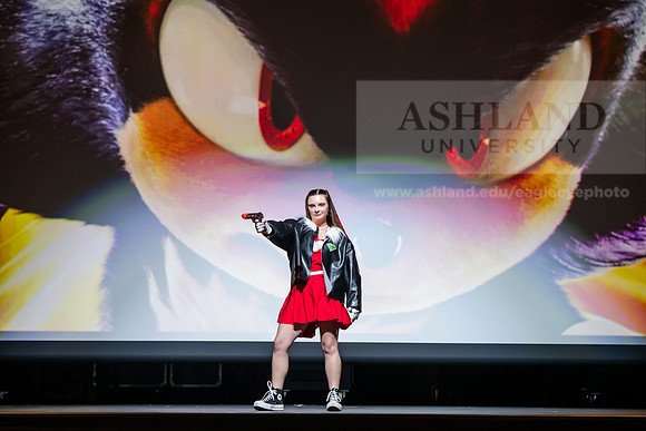 084FashionMerchFashionShow0425AWB_0954