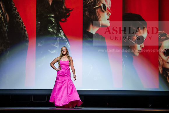 087FashionMerchFashionShow0425AWB_0966