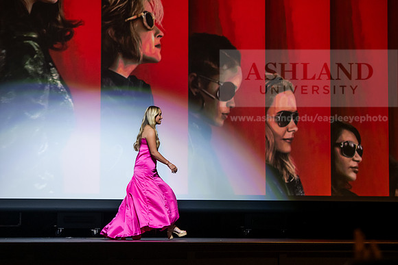 089FashionMerchFashionShow0425AWB_0970