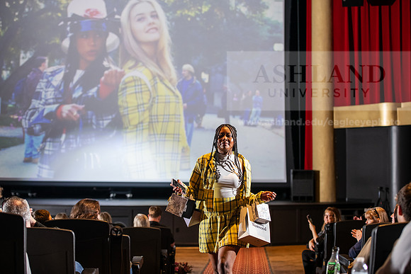 108FashionMerchFashionShow0425AWB_1013