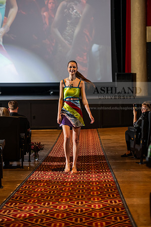 112FashionMerchFashionShow0425AWB_1025